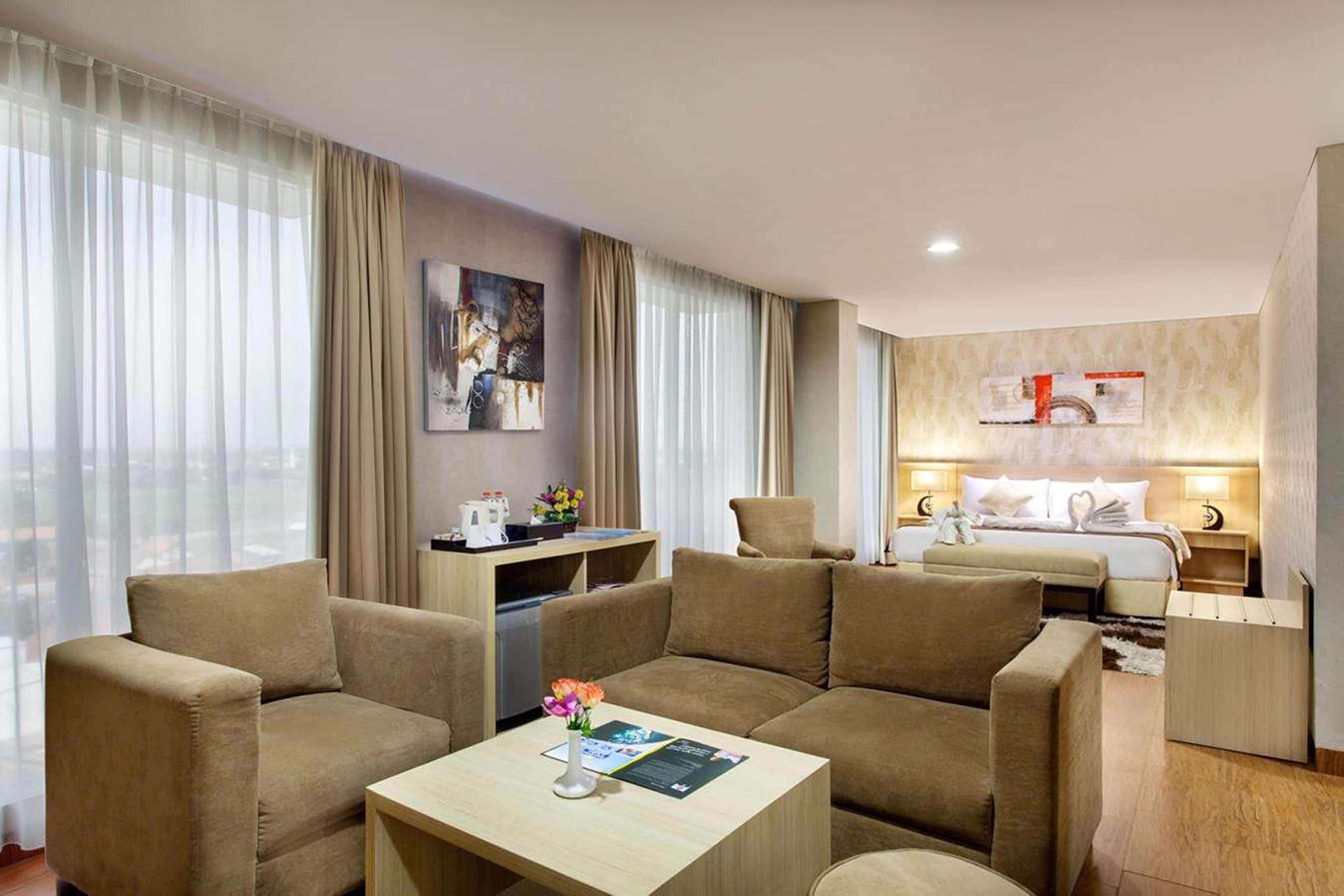 Days Hotel & Suites By Wyndham Jakarta Airport Tangerang Extérieur photo