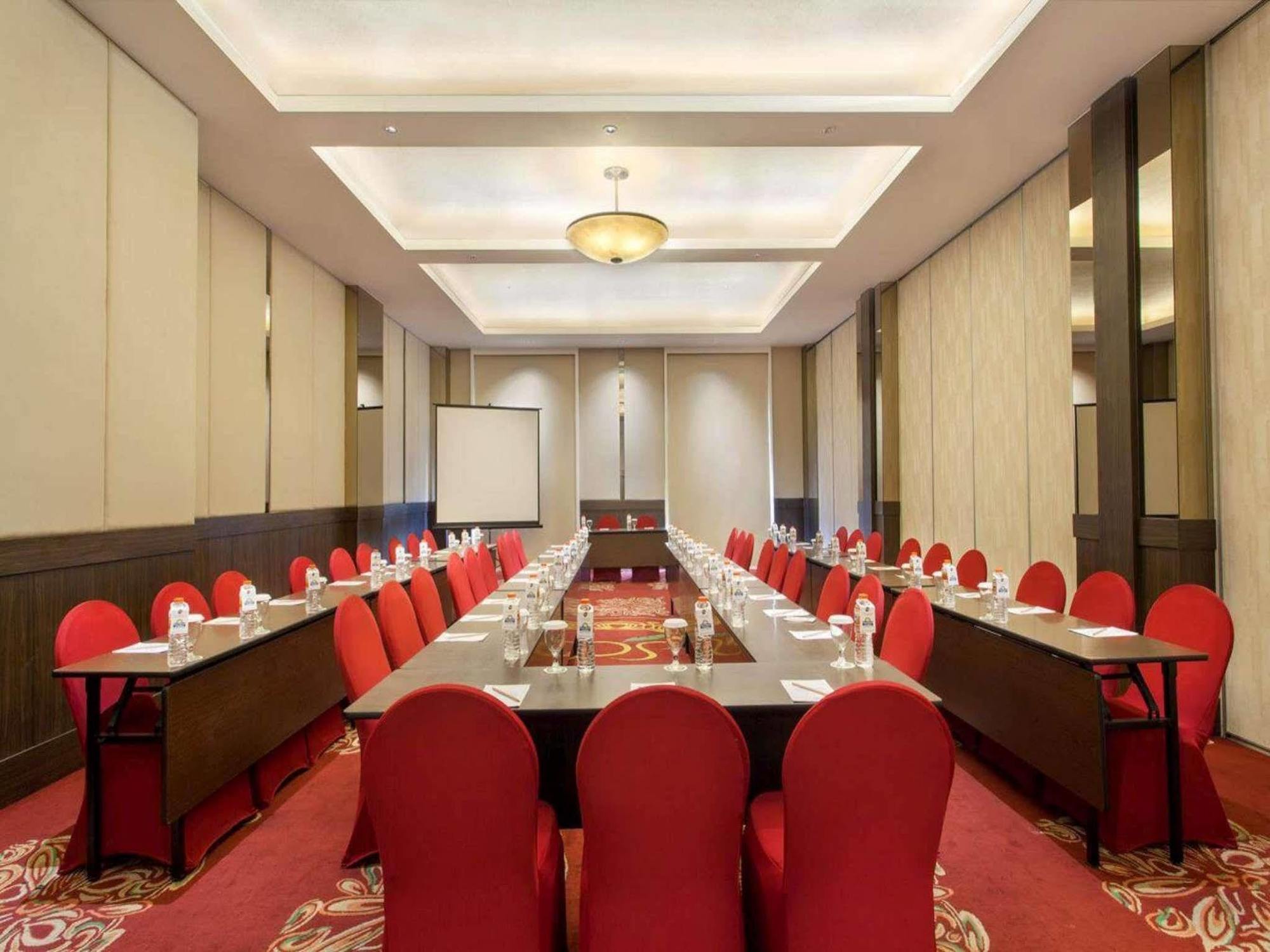 Days Hotel & Suites By Wyndham Jakarta Airport Tangerang Extérieur photo
